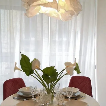 So Fine Petruzzelli Flat *